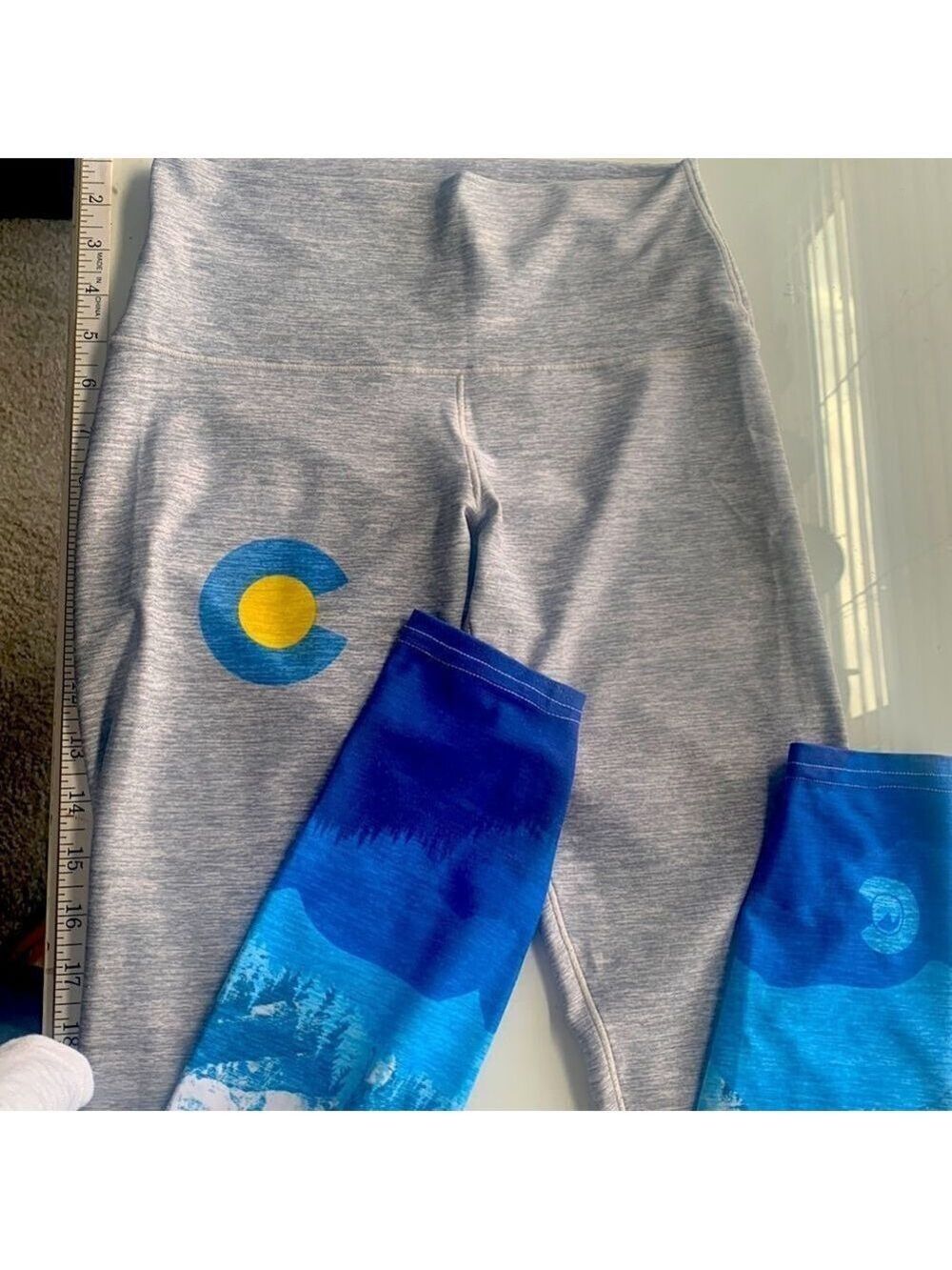 Colorado Threads Live Free leggings
